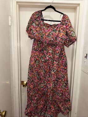 ARULA Floral Puff-Sleeve Maxi Dress in Pink & Black